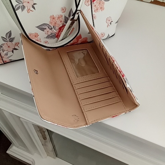 Guess flower bag and wallet - Picture 11 of 15